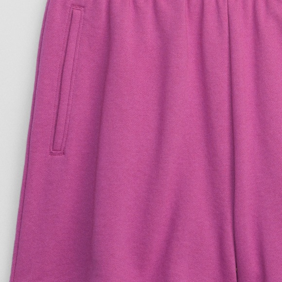 NWT GAP 5.5" Terry Shorts Color: New Fuchsia Purple - Picture 4 of 6